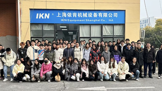 熱烈歡迎上海某高校化工系教授及學生蒞臨我司參觀指導
